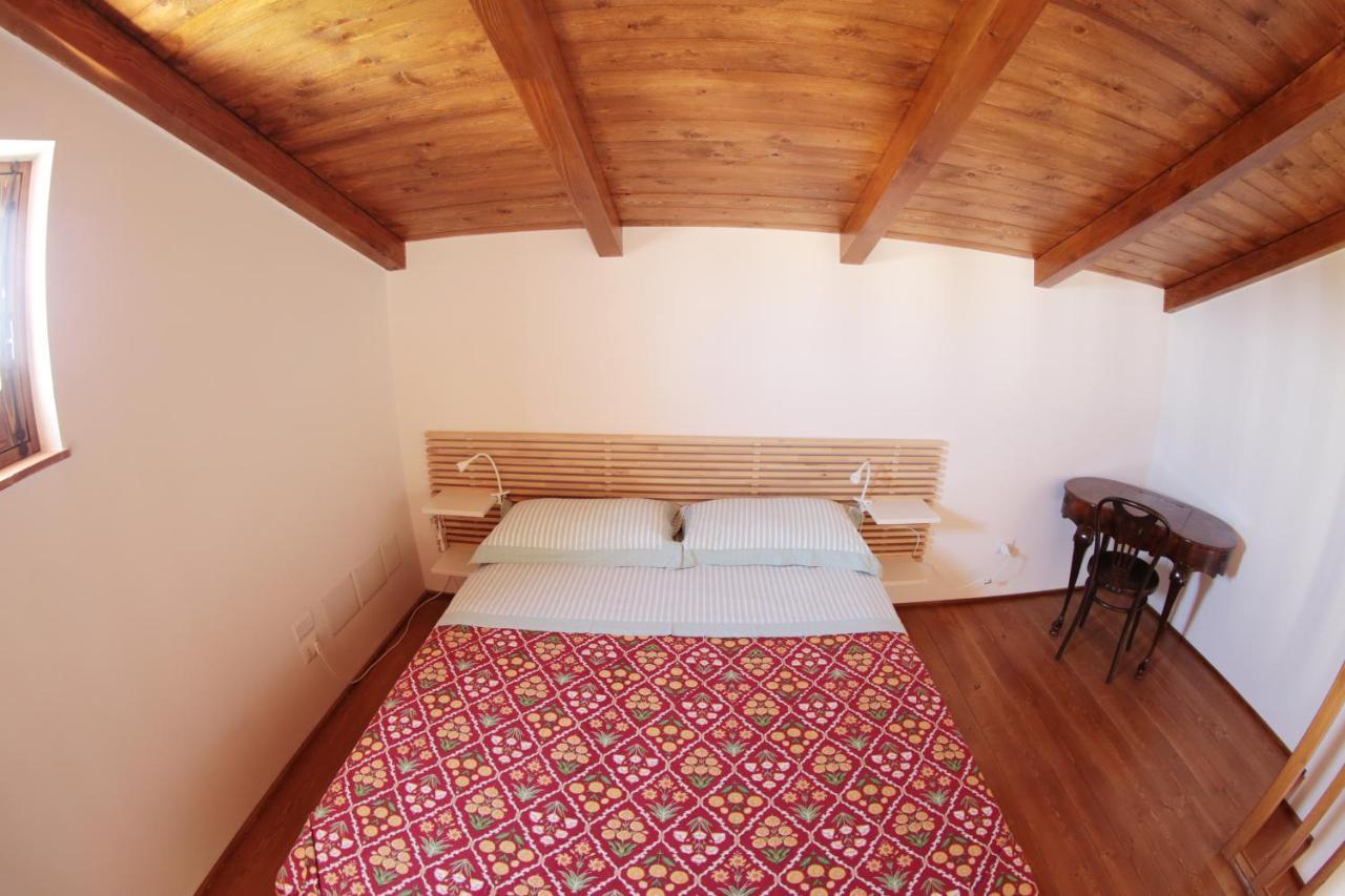 ロクリ La Casa Del Mandarino Di Borgo Carboneヴィラ エクステリア 写真